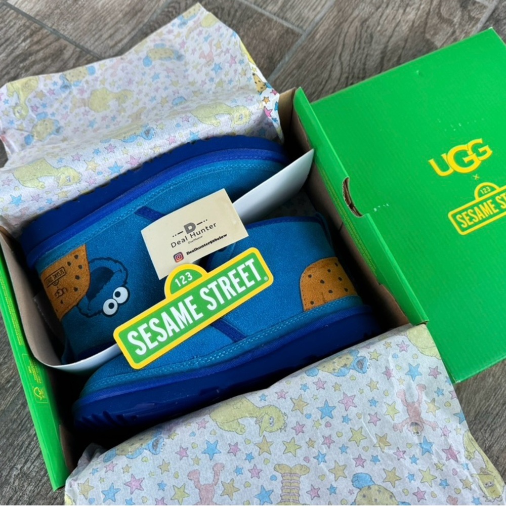 Brand New UGG X Elmo Neumel II “Blue” Kids Boots - Picture 9 of 12